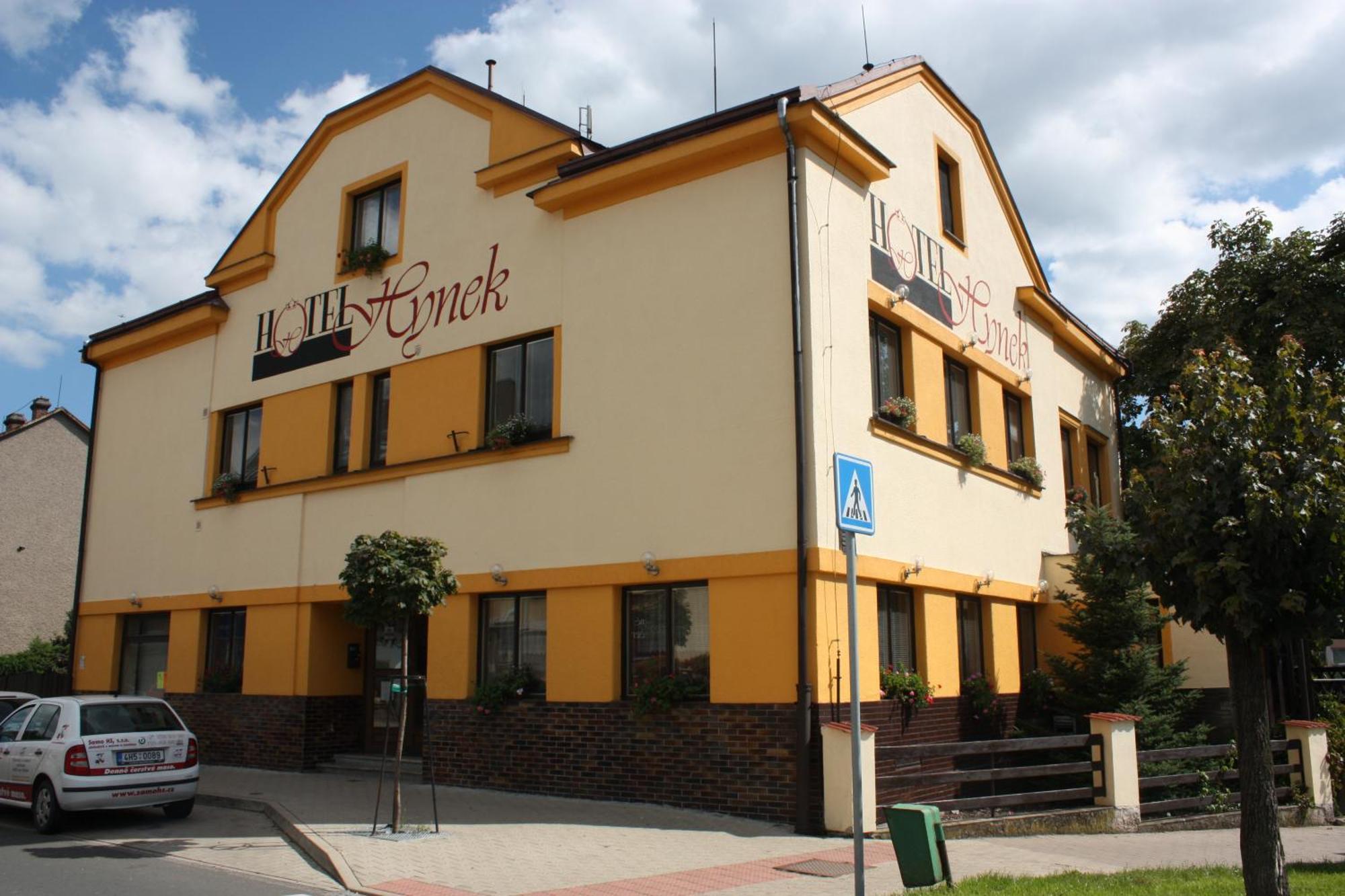 Hotel Hynek Наход Екстер'єр фото