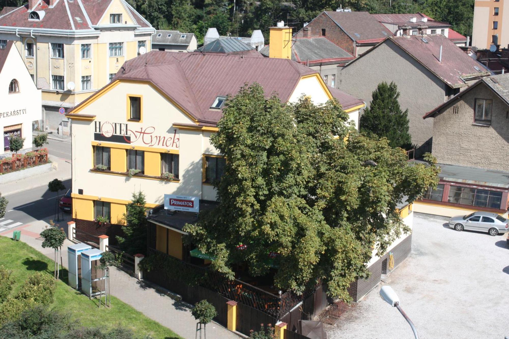 Hotel Hynek Наход Екстер'єр фото