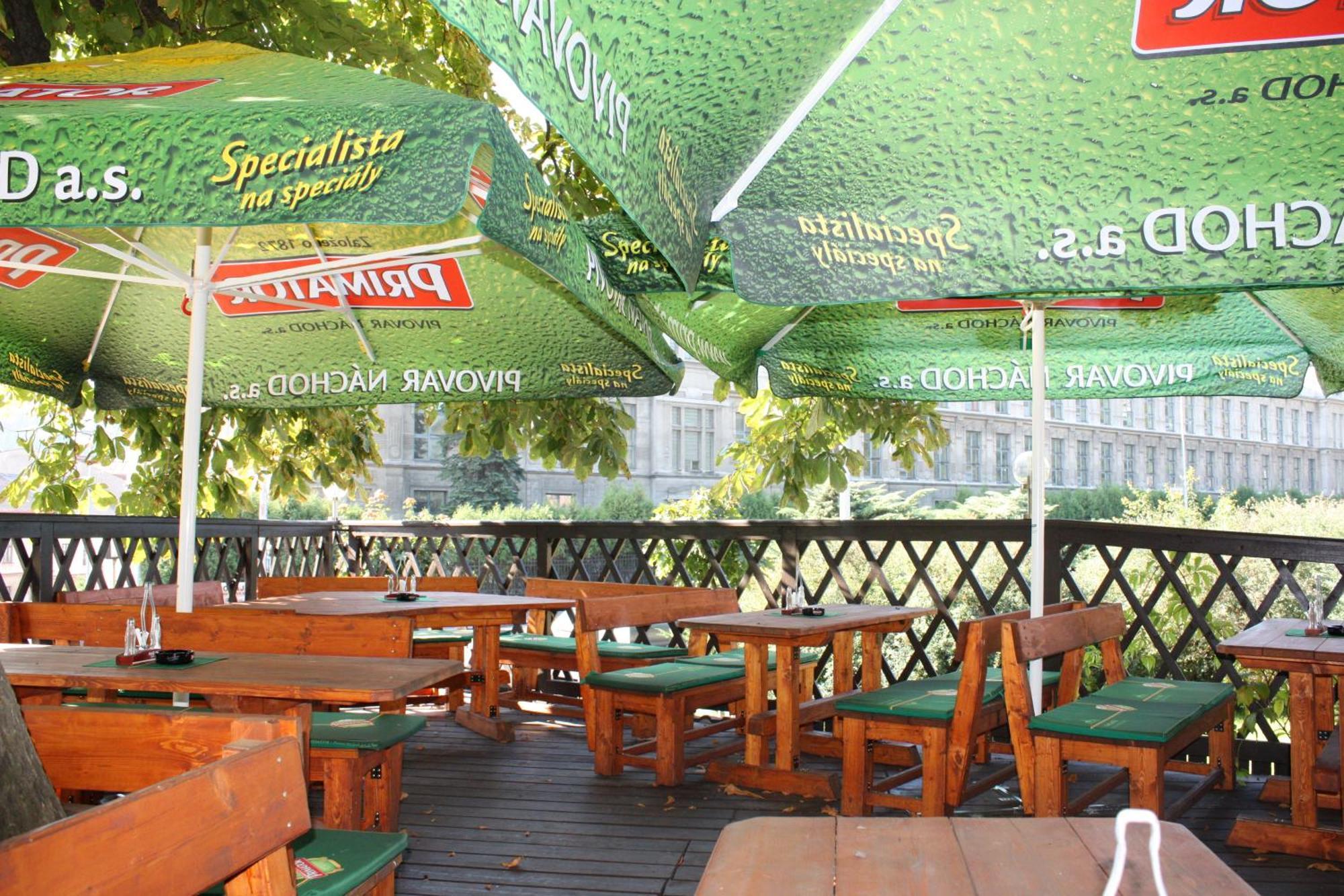 Hotel Hynek Наход Екстер'єр фото