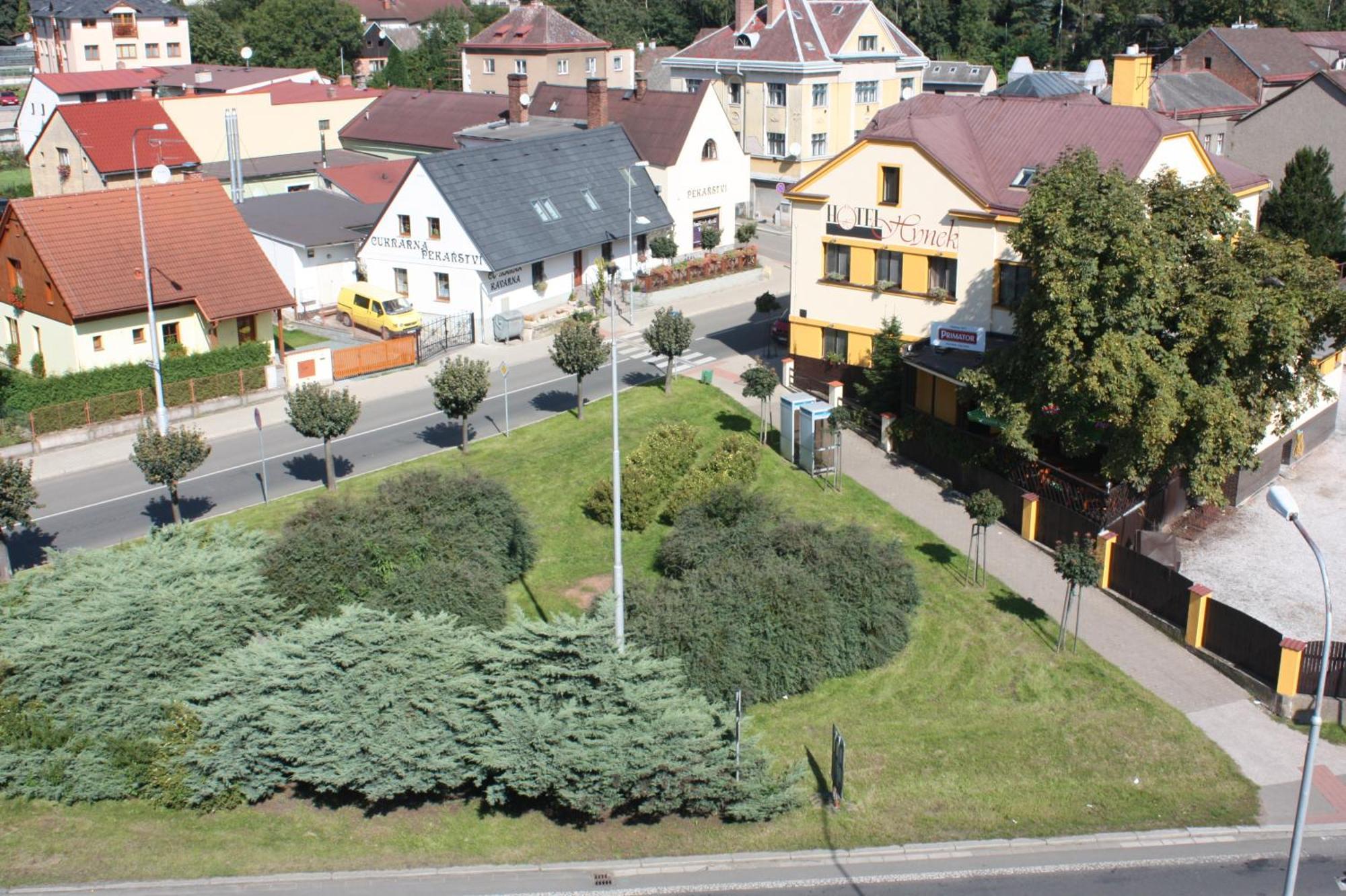 Hotel Hynek Наход Екстер'єр фото