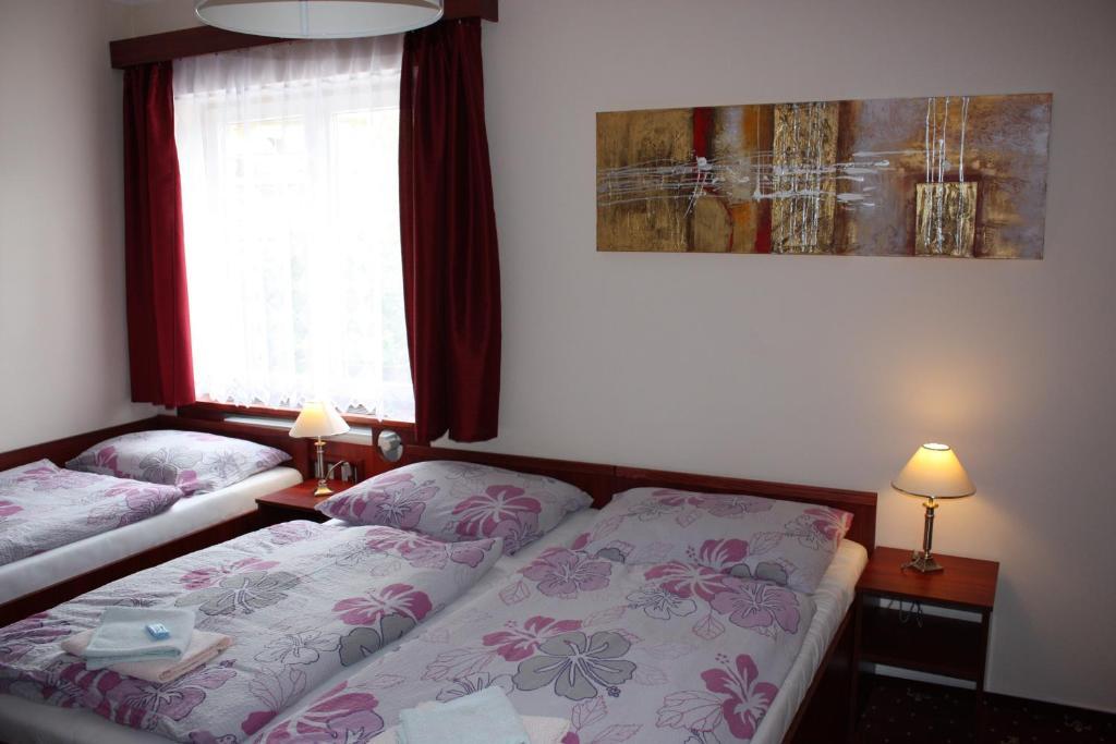 Hotel Hynek Наход Номер фото