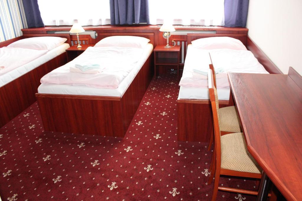 Hotel Hynek Наход Номер фото